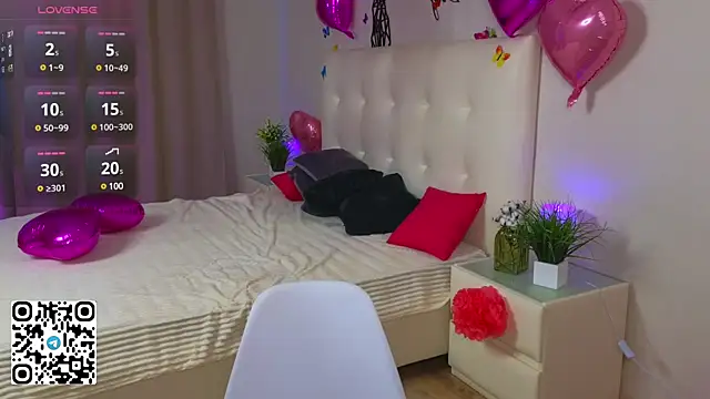 Snapshot of CassieMurr chatting on 02/15/25, 02:04 CassieMurr online show from 02/15/25, 02:04