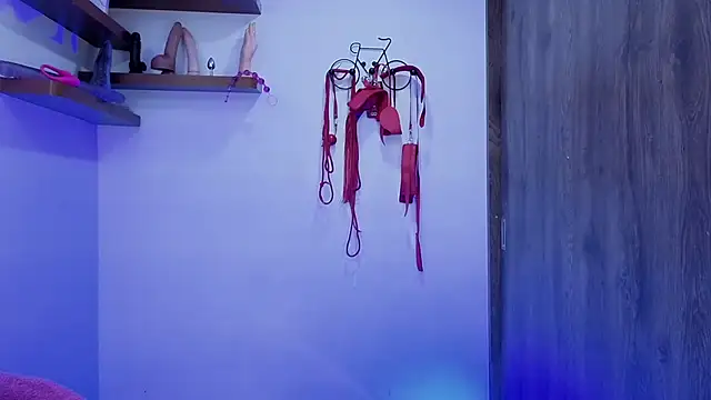 Snapshot of avans_15 chatting on 11/12/25, 11:03 avans 15 online show from 11/12/25, 11:03