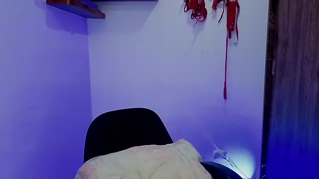 Snapshot of avans_15 chatting on 11/30/25, 07:40 avans 15 online show from 11/30/25, 07:40