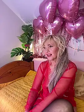 KelliRaid online show from 02/11/25, 07:54