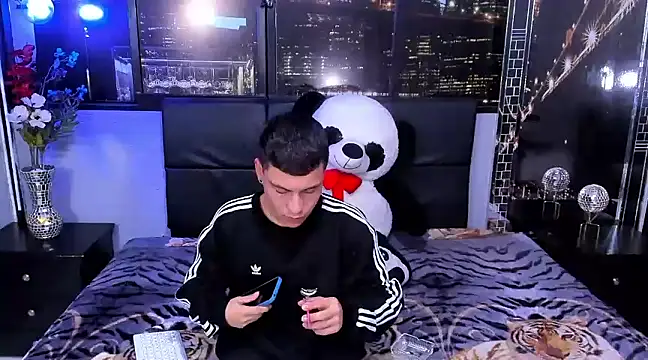 Snapshot of salvadorgomezx chatting on 12/13/24, 01:48 salvadorgomezx online show from 12/13/24, 01:48