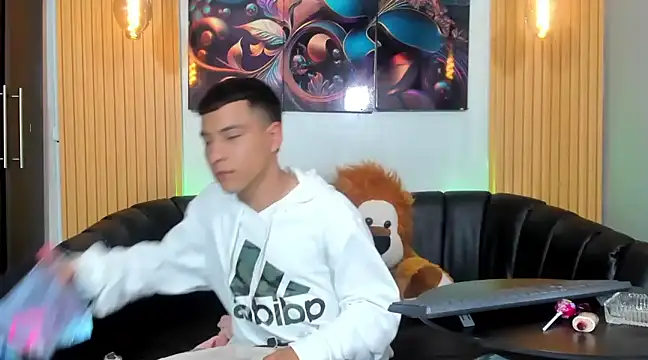 Snapshot of salvadorgomezx chatting on 12/21/24, 01:10 salvadorgomezx online show from 12/21/24, 01:10