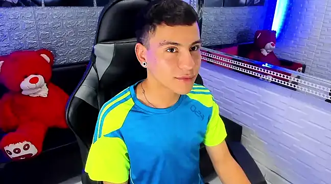 Snapshot of salvadorgomezx chatting on 12/27/24, 12:29 salvadorgomezx online show from 12/27/24, 12:29