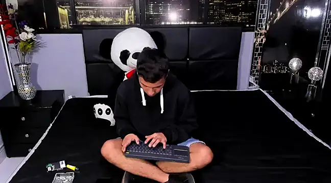 Snapshot of salvadorgomezx chatting on 12/27/24, 10:59 salvadorgomezx online show from 12/27/24, 10:59