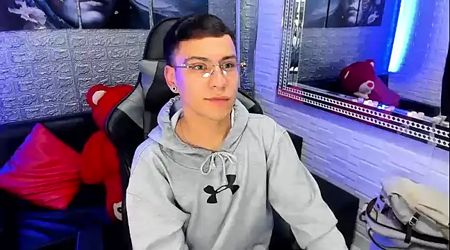 Snapshot of salvadorgomezx chatting on 01/09/25, 08:45 salvadorgomezx online show from 01/09/25, 08:45