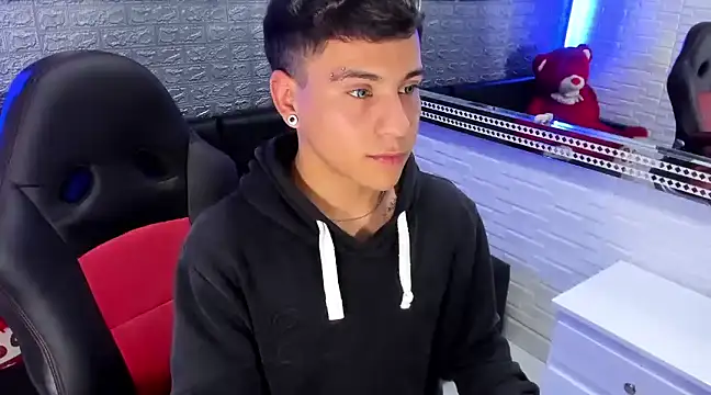 Snapshot of salvadorgomezx chatting on 02/12/25, 11:07 salvadorgomezx online show from 02/12/25, 11:07