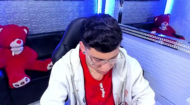 Snapshot of salvadorgomezx chatting on 02/13/25, 09:20 salvadorgomezx online show from 02/13/25, 09:20