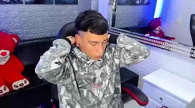 Snapshot of salvadorgomezx chatting on 02/19/25, 08:55 salvadorgomezx online show from 02/19/25, 08:55