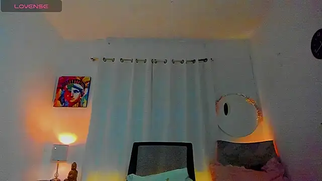 Snapshot of Sophie_sweett19 chatting on 05/02/26, 01:43 Sophie sweett19 online show from 05/02/26, 01:43