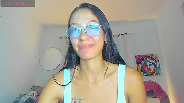 Snapshot of Sophie_sweett19 chatting on 06/18/26, 11:53 Sophie sweett19 online show from 06/18/26, 11:53