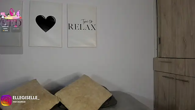 ElleGisellee online show from 06/26/26, 03:00