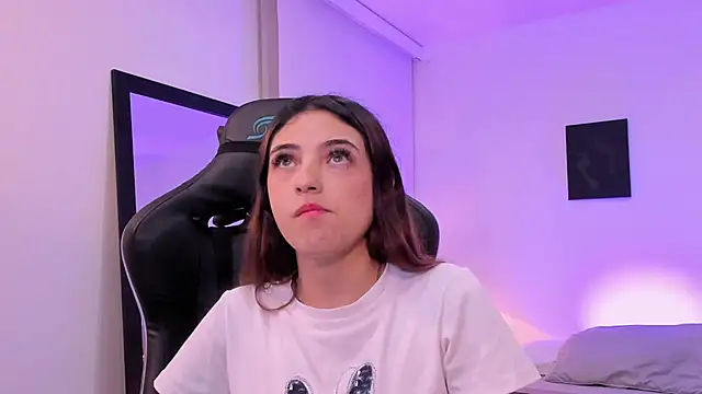 Snapshot of sofiarouge chatting on 11/11/25, 08:20 sofiarouge online show from 11/11/25, 08:20