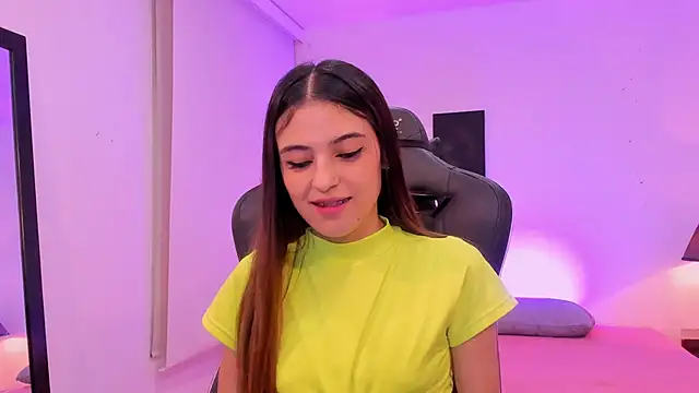 Snapshot of sofiarouge chatting on 12/02/25, 07:53 sofiarouge online show from 12/02/25, 07:53