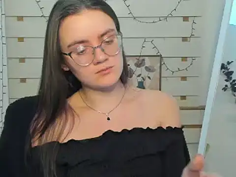 Snapshot of Josephine_jo chatting on 11/18/25, 10:36 Josephine jo online show from 11/18/25, 10:36