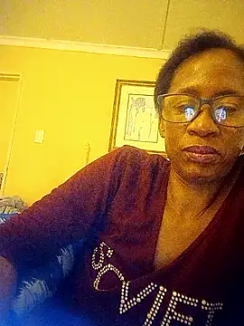 Snapshot of bustybillies chatting on 10/31/25, 04:08 bustybillies online show from 10/31/25, 04:08