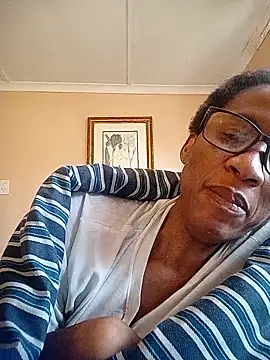 Snapshot of bustybillies chatting on 11/18/25, 07:02 bustybillies online show from 11/18/25, 07:02