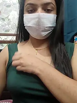 Snapshot of Myloveurvi chatting on 09/25/25, 12:53 Myloveurvi online show from 09/25/25, 12:53