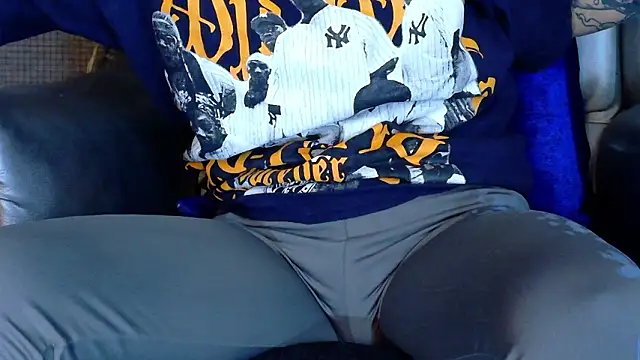 Snapshot of LusstCruella chatting on 02/03/26, 01:38 LusstCruella online show from 02/03/26, 01:38