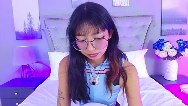 Yommi Winx online show from 09/14/25, 12:32