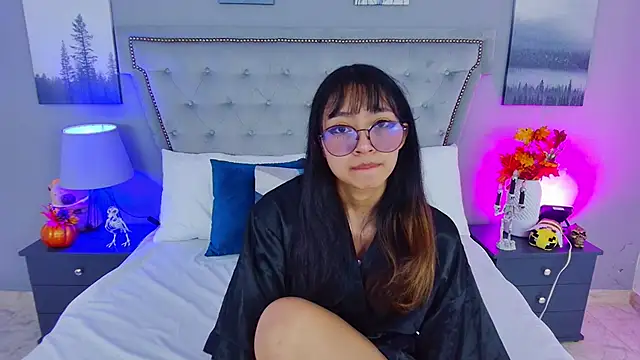 Yommi Winx online show from 10/22/25, 09:58