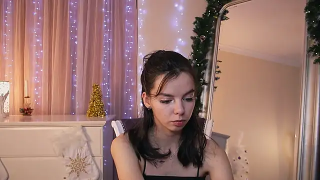 TrudyCarey online show from 12/19/24, 03:19
