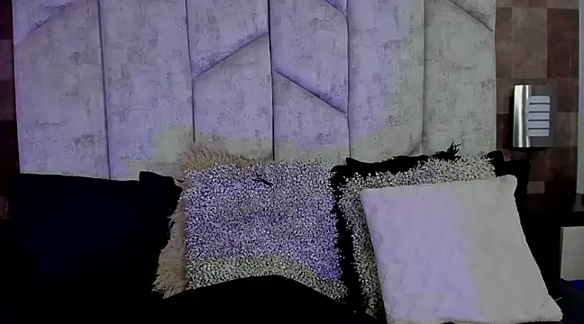 MoniicaRocha  online show from 01/24/25, 04:59