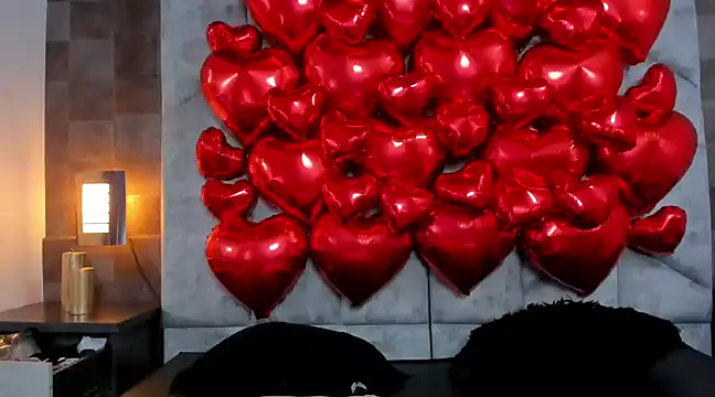 MoniicaRocha  online show from 02/14/25, 12:30