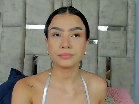 MoniicaRocha  online show from 09/11/25, 08:42