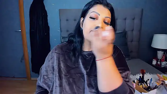 AmyCubes online show from 10/14/25, 04:35