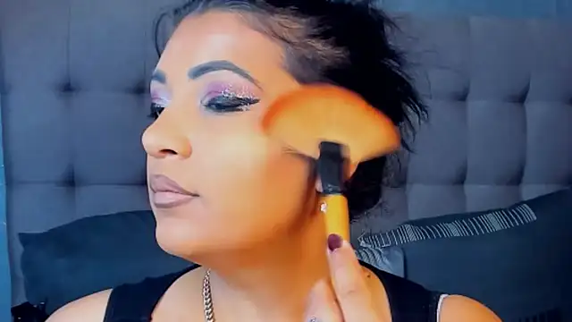 AmyCubes online show from 10/31/25, 04:57