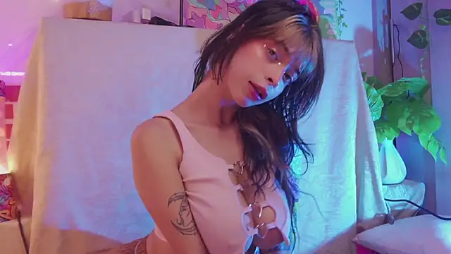 Snapshot of Kitty_arts chatting on 01/25/25, 10:07 Kitty arts online show from 01/25/25, 10:07