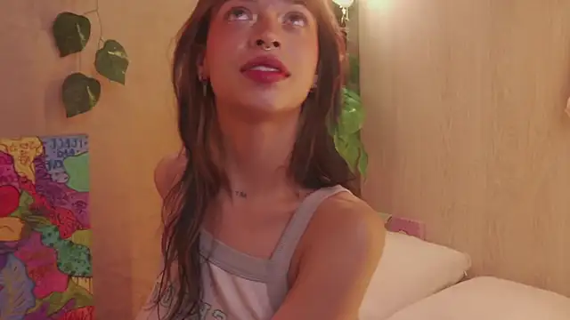 Snapshot of Kitty_arts chatting on 01/26/25, 03:17 Kitty arts online show from 01/26/25, 03:17