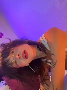 Snapshot of Kitty_arts chatting on 10/19/25, 05:35 Kitty arts online show from 10/19/25, 05:35