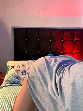 Snapshot of Kitty_arts chatting on 11/13/25, 07:46 Kitty arts online show from 11/13/25, 07:46