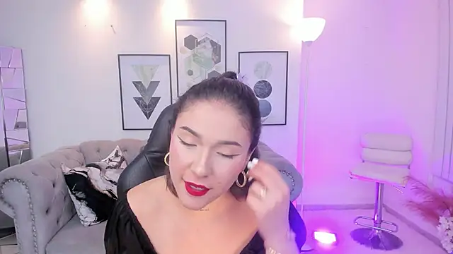 Snapshot of kendaall_jenner_ chatting on 01/31/25, 05:09 kendaall jenner  online show from 01/31/25, 05:09