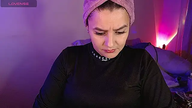 Lu perez online show from 01/09/25, 01:08