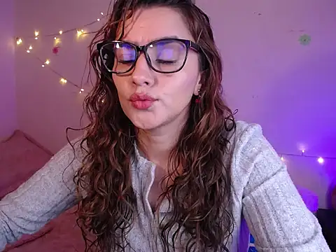 Snapshot of Lu_perez chatting on 11/14/25, 05:33 Lu perez online show from 11/14/25, 05:33