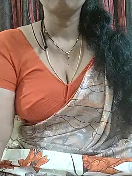 Snapshot of bhuvana555 chatting on 11/14/25, 04:49 bhuvana555 online show from 11/14/25, 04:49