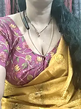 Snapshot of bhuvana555 chatting on 11/18/25, 05:12 bhuvana555 online show from 11/18/25, 05:12