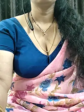 Snapshot of bhuvana555 chatting on 11/22/25, 05:34 bhuvana555 online show from 11/22/25, 05:34