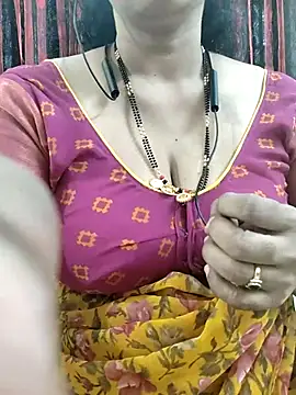 Snapshot of bhuvana555 chatting on 11/26/25, 05:19 bhuvana555 online show from 11/26/25, 05:19