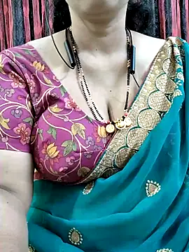 Snapshot of bhuvana555 chatting on 12/03/25, 04:31 bhuvana555 online show from 12/03/25, 04:31