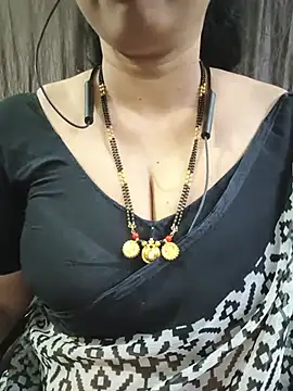 bhuvana555 online show from 07/04/26, 05:41