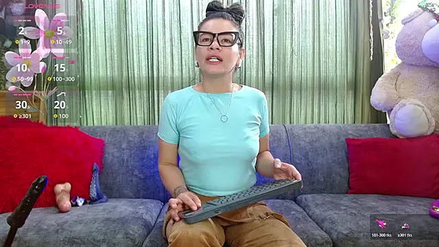 oriana thomson2 online show from 11/06/25, 04:52