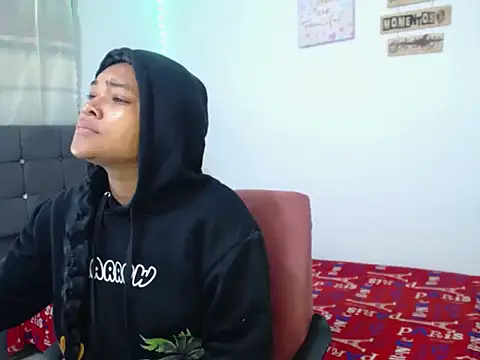 Snapshot of katty_ebonny chatting on 10/17/25, 04:04 katty ebonny online show from 10/17/25, 04:04