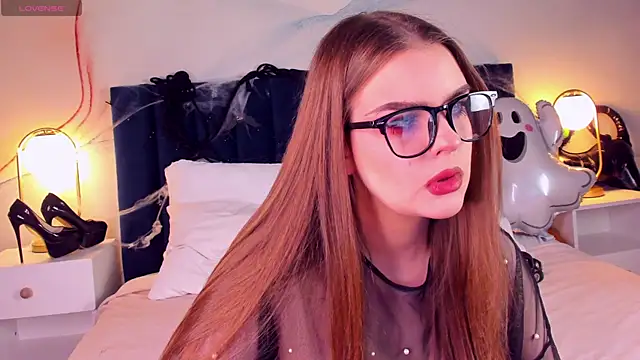 Snapshot of ErlineDashow chatting on 11/06/25, 10:16 ErlineDashow online show from 11/06/25, 10:16