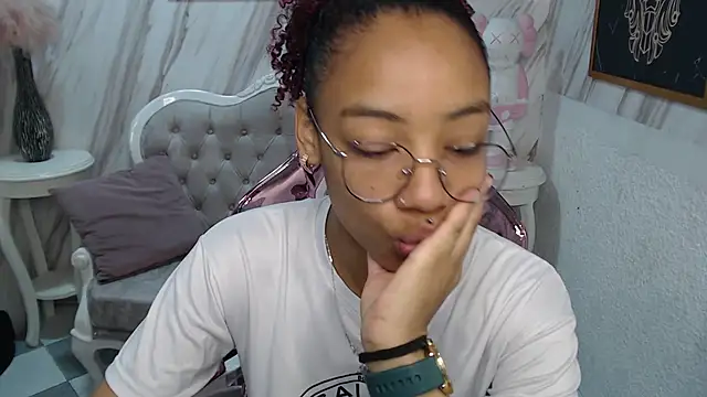 Violeth b online show from 02/04/25, 12:44