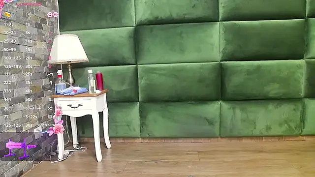 Snapshot of SelenSummer chatting on 11/10/25, 07:57 SelenSummer online show from 11/10/25, 07:57