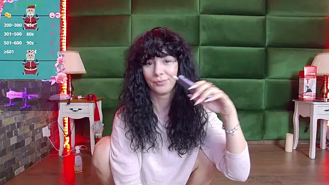 Snapshot of SelenSummer chatting on 12/15/25, 08:02 SelenSummer online show from 12/15/25, 08:02