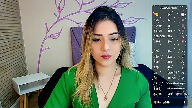 DahliaMoore online show from 12/03/24, 12:06